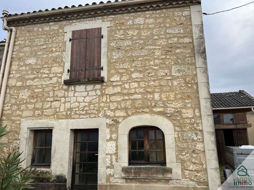 Maison à GARAT