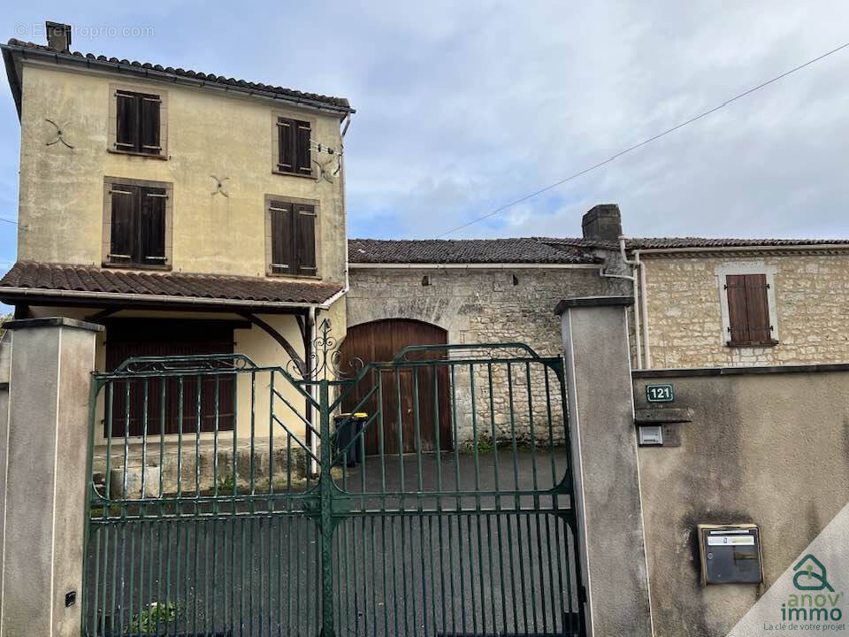 Maison à GARAT