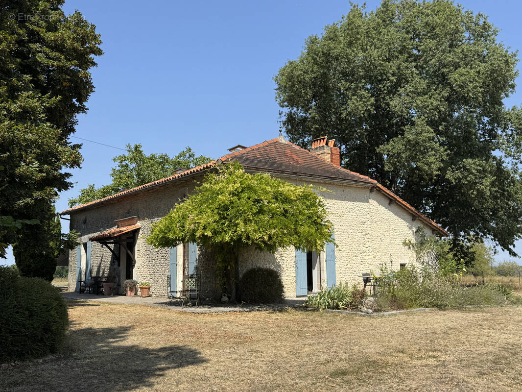 Maison à BELLON