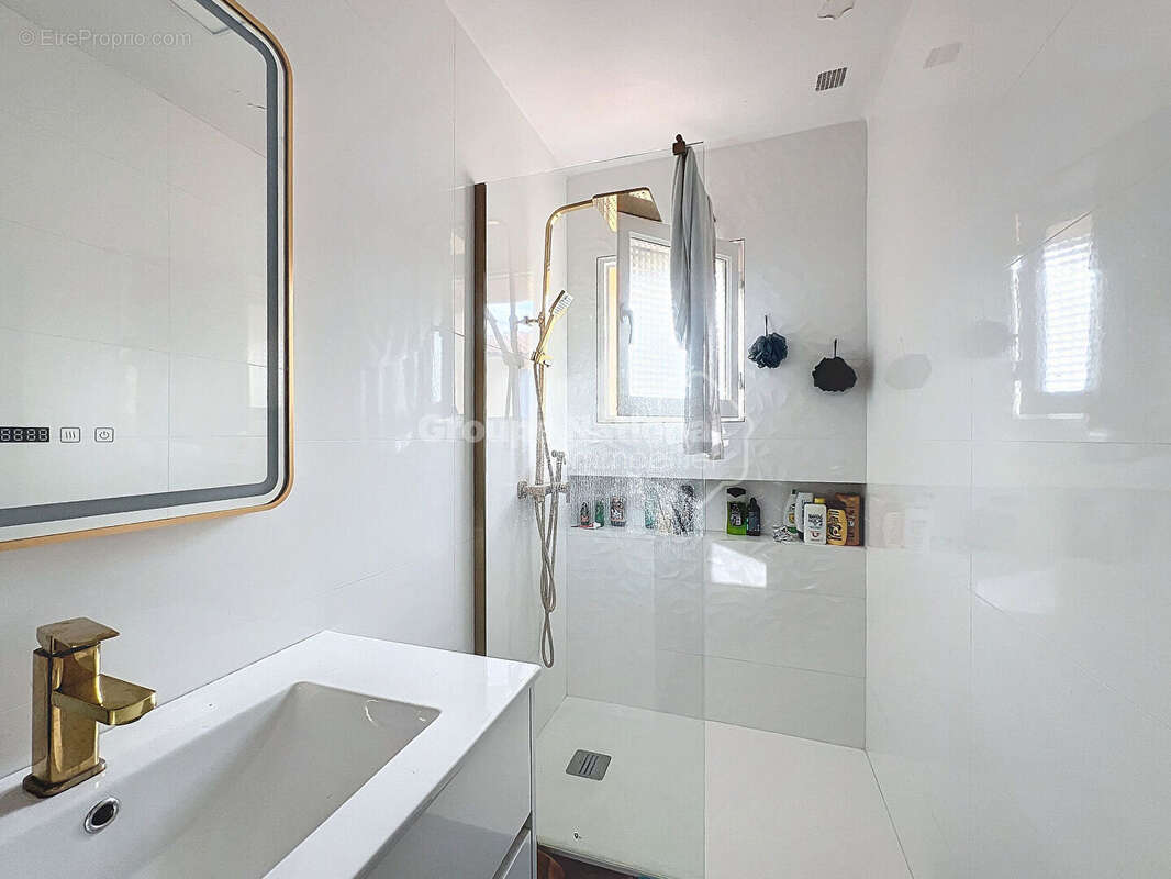 Appartement à MANDELIEU-LA-NAPOULE