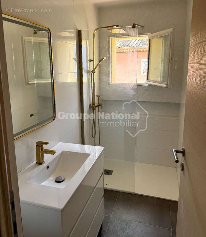 Appartement à MANDELIEU-LA-NAPOULE