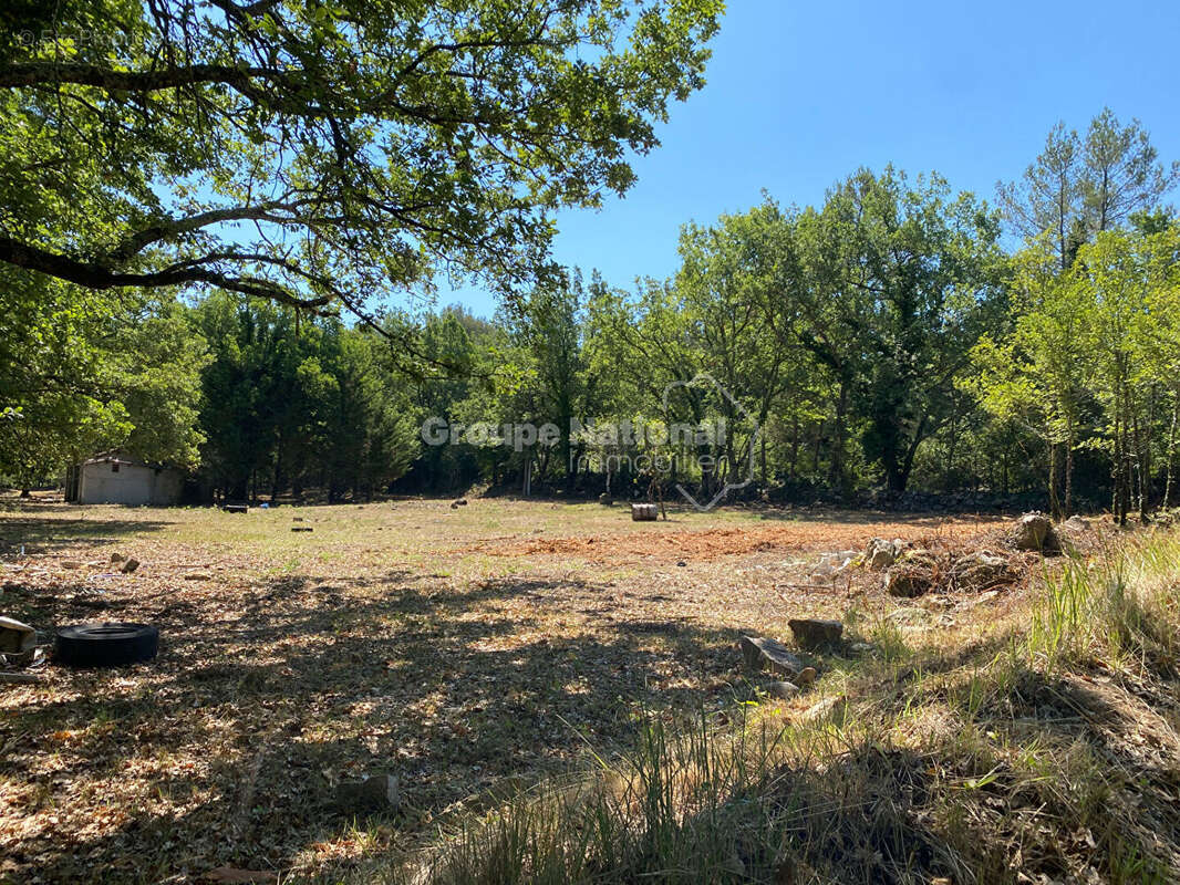 Terrain à TOURRETTES