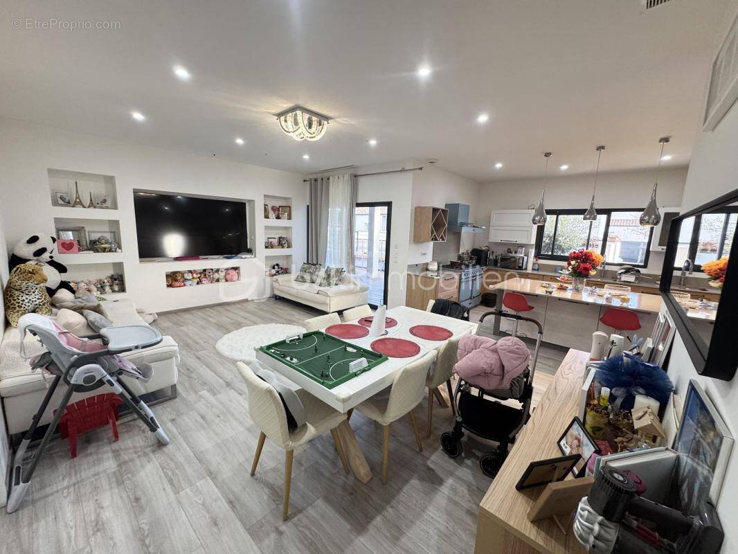 Maison à LIGNAN-SUR-ORB