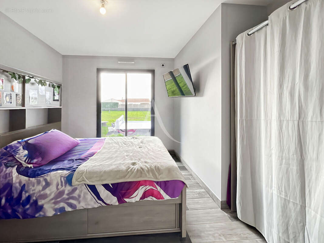 Maison à SAINTE-RADEGONDE-DES-NOYERS