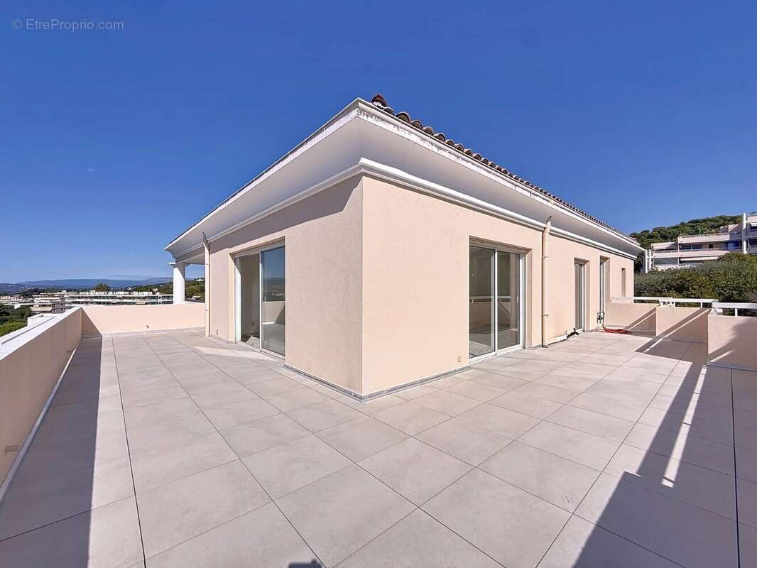 Appartement à LE CANNET