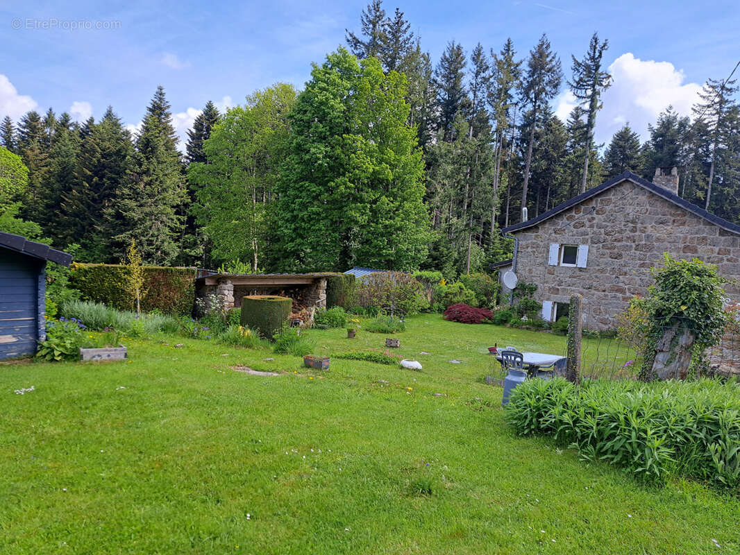 Maison à SAINT-JEURES