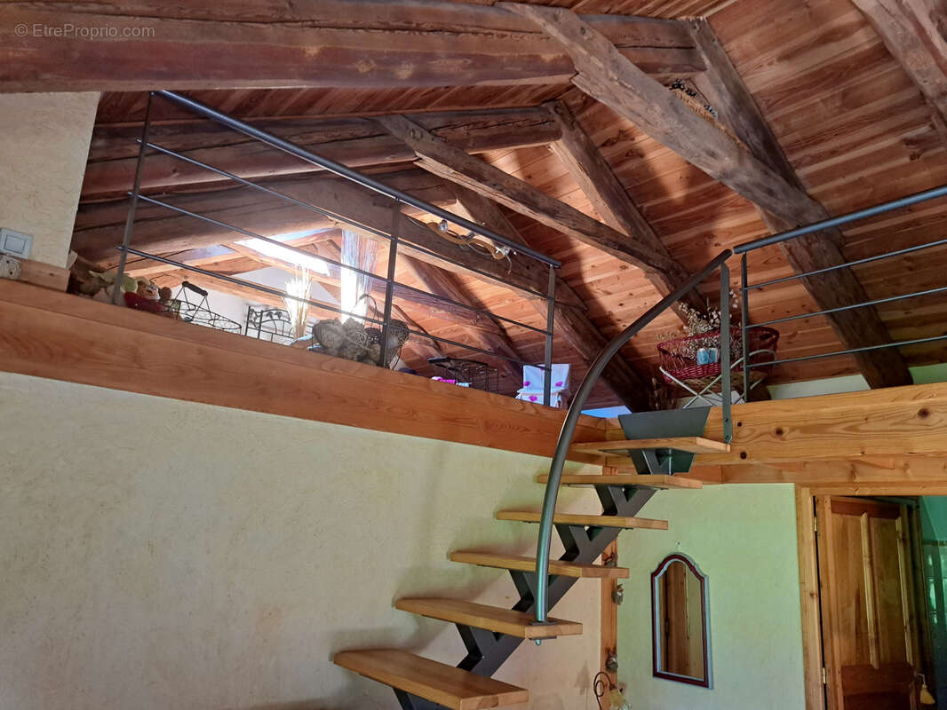 Maison à SAINT-JEURES