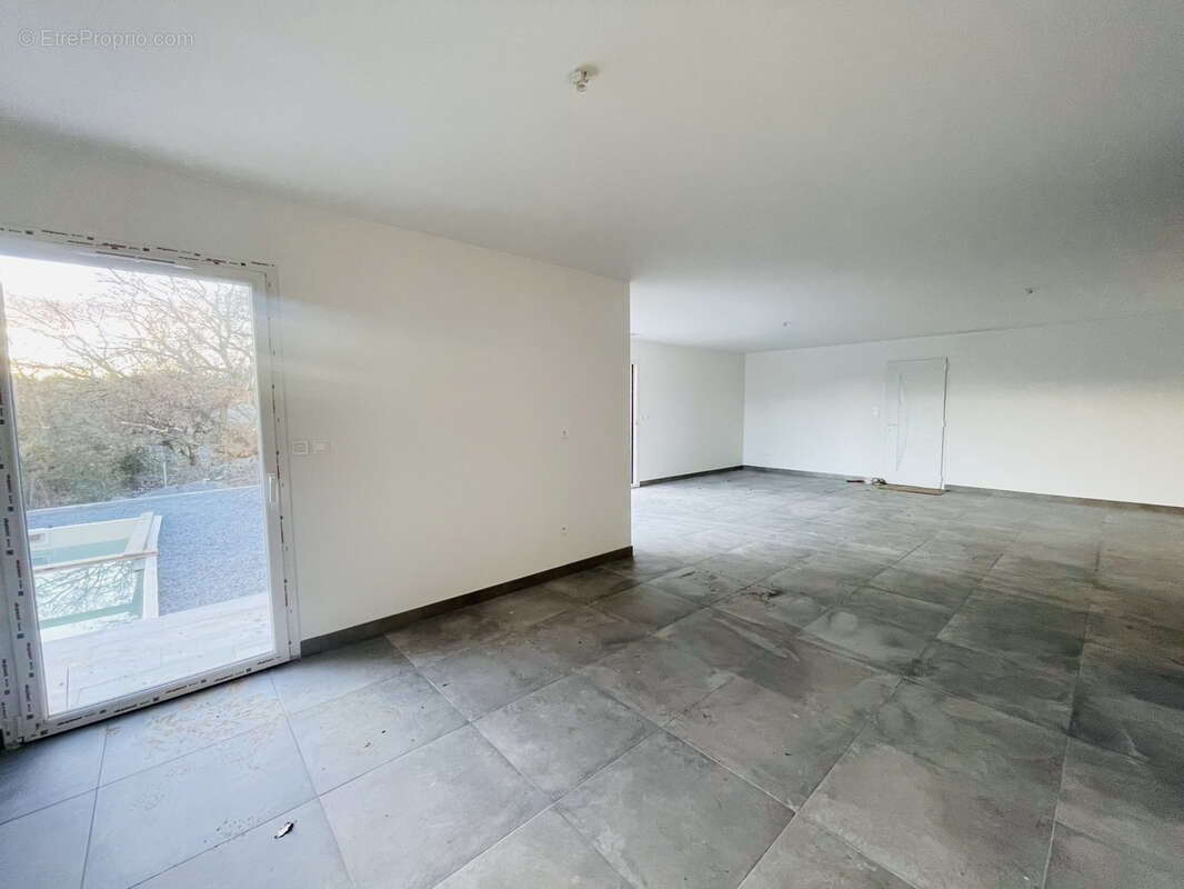 Maison à SAINT-ALBAN-AURIOLLES