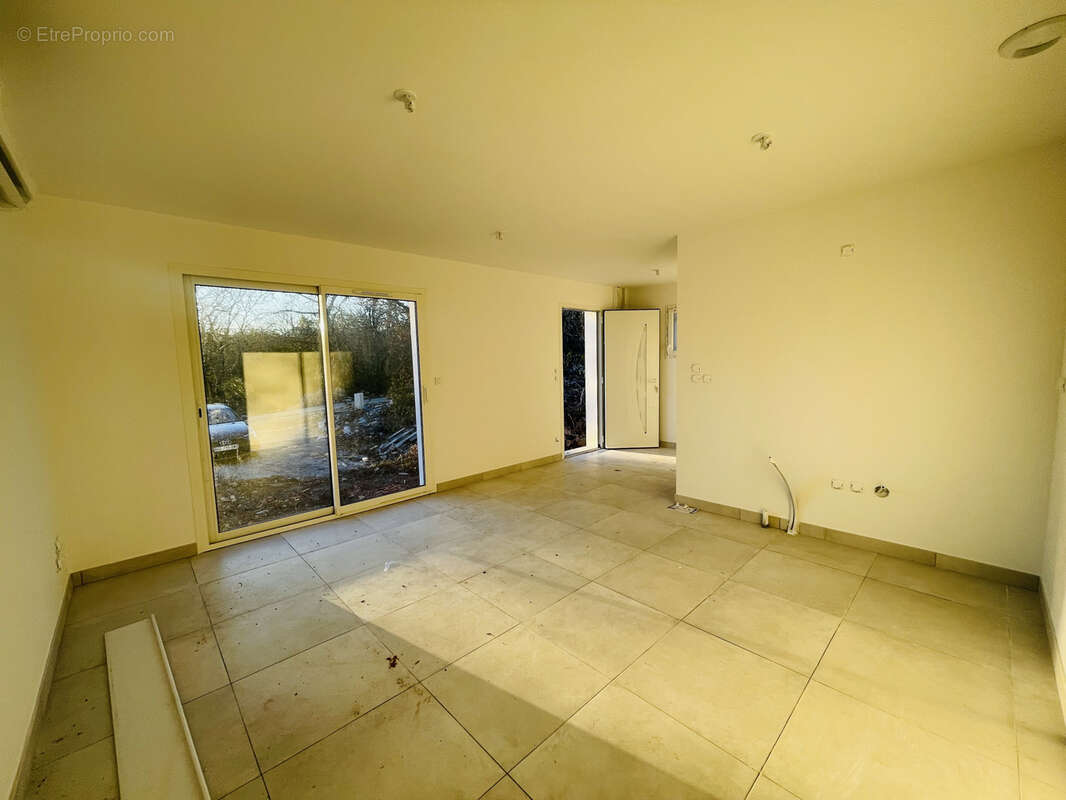 Maison à SAINT-ALBAN-AURIOLLES