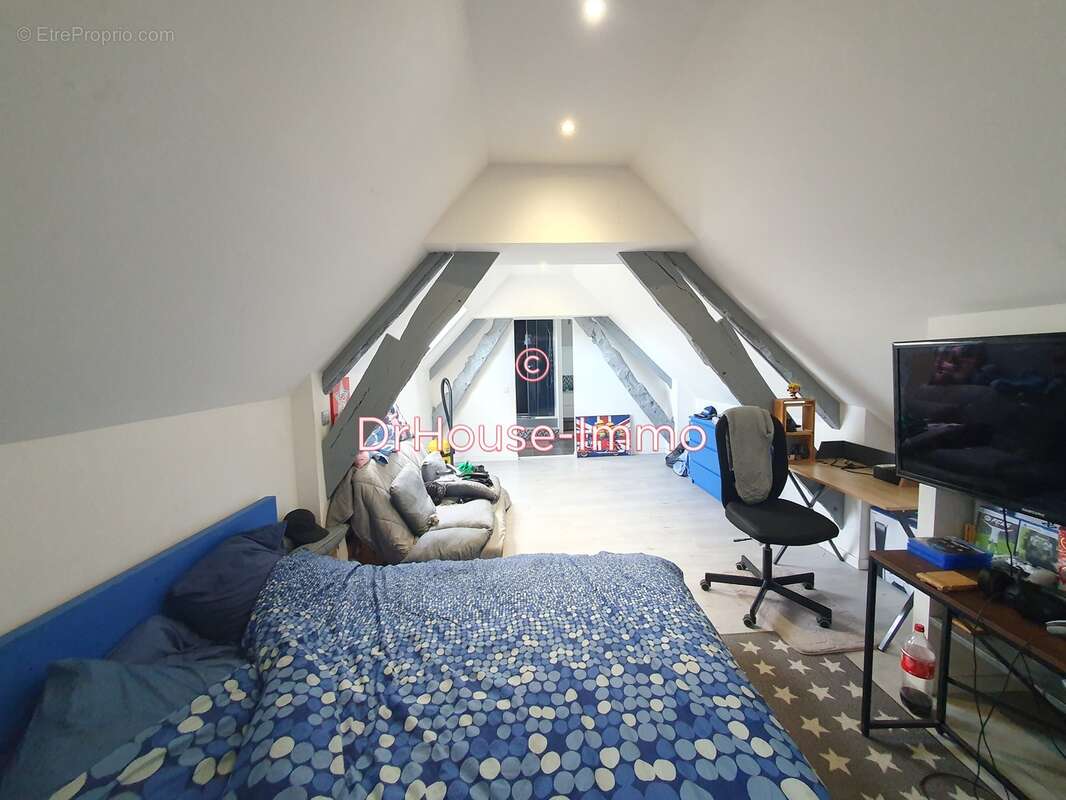 Maison à BAGUER-MORVAN