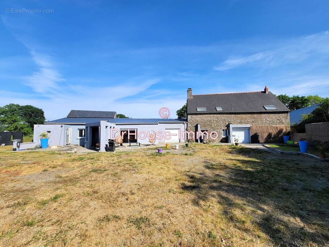 Maison à BAGUER-MORVAN