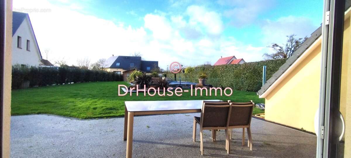 Maison à SAINT-OUEN-DE-THOUBERVILLE