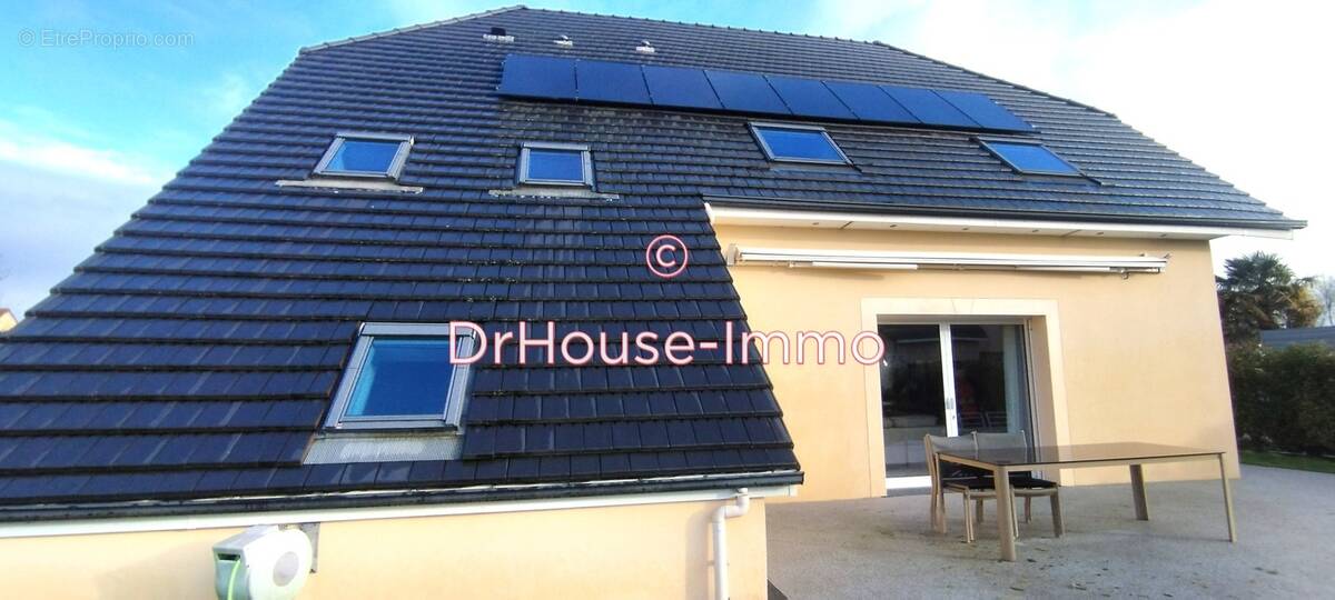 Maison à SAINT-OUEN-DE-THOUBERVILLE