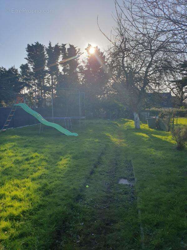 Terrain à SAINT-MALO-DE-GUERSAC