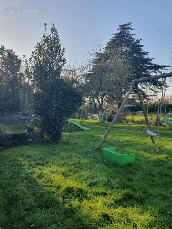 Terrain à SAINT-MALO-DE-GUERSAC