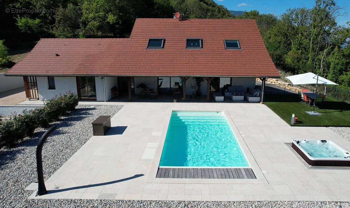 Maison à CHINDRIEUX