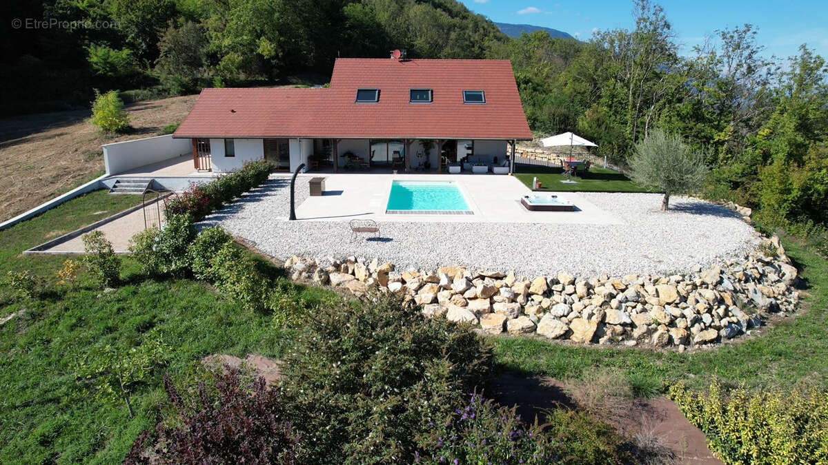 Maison à CHINDRIEUX