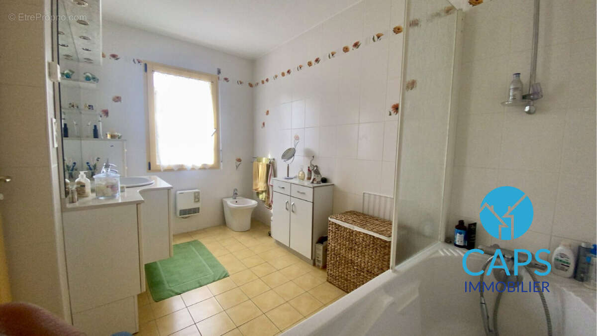 SDB - Maison à CAHORS