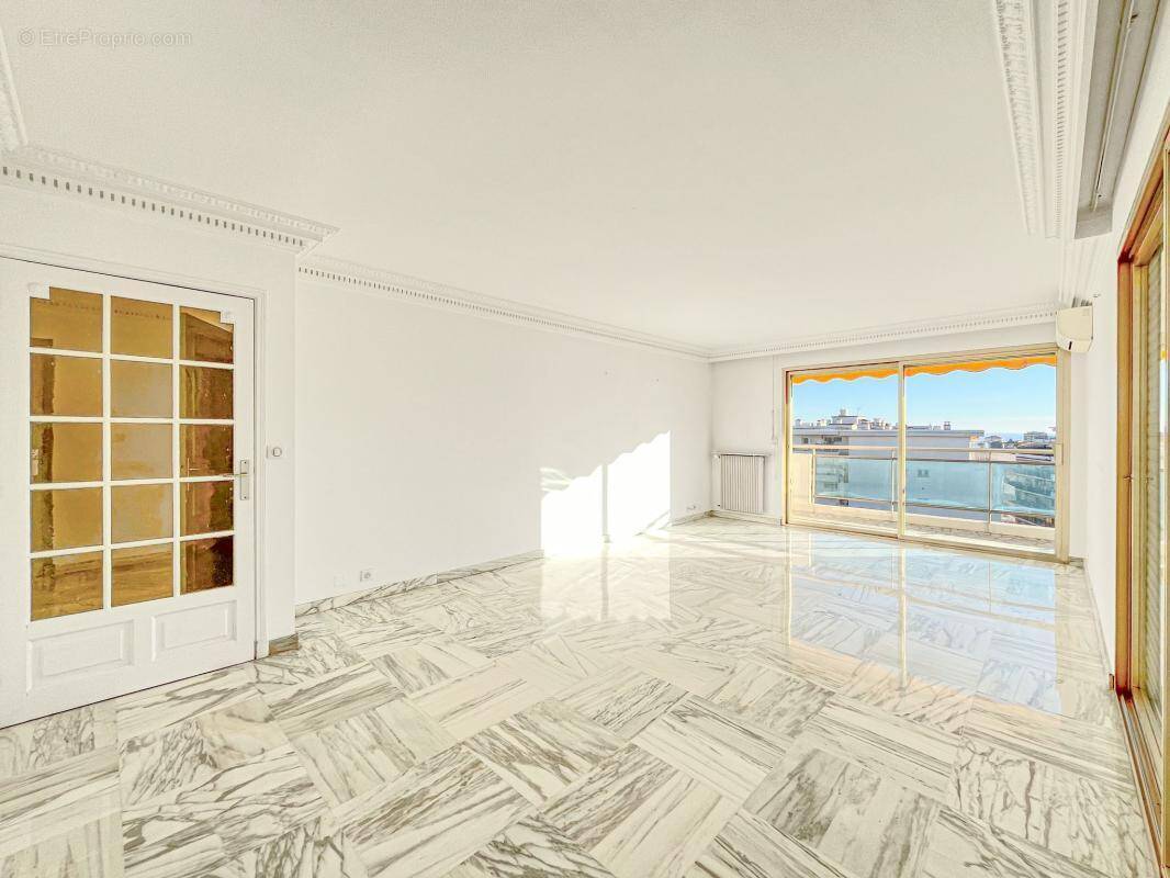 Appartement à LE CANNET