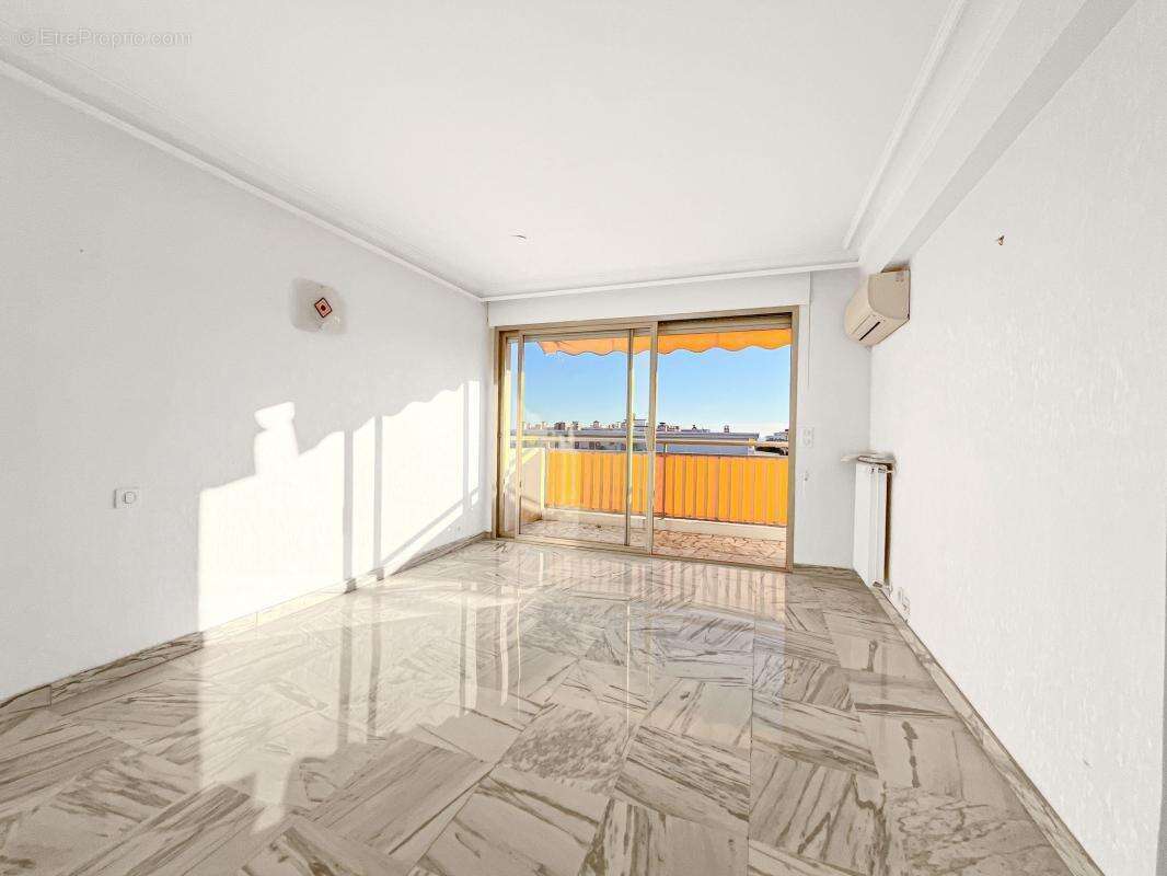 Appartement à LE CANNET