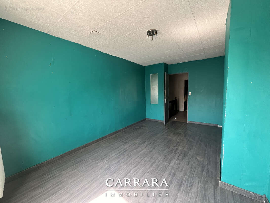 Maison à SERVIGNY-LES-RAVILLE