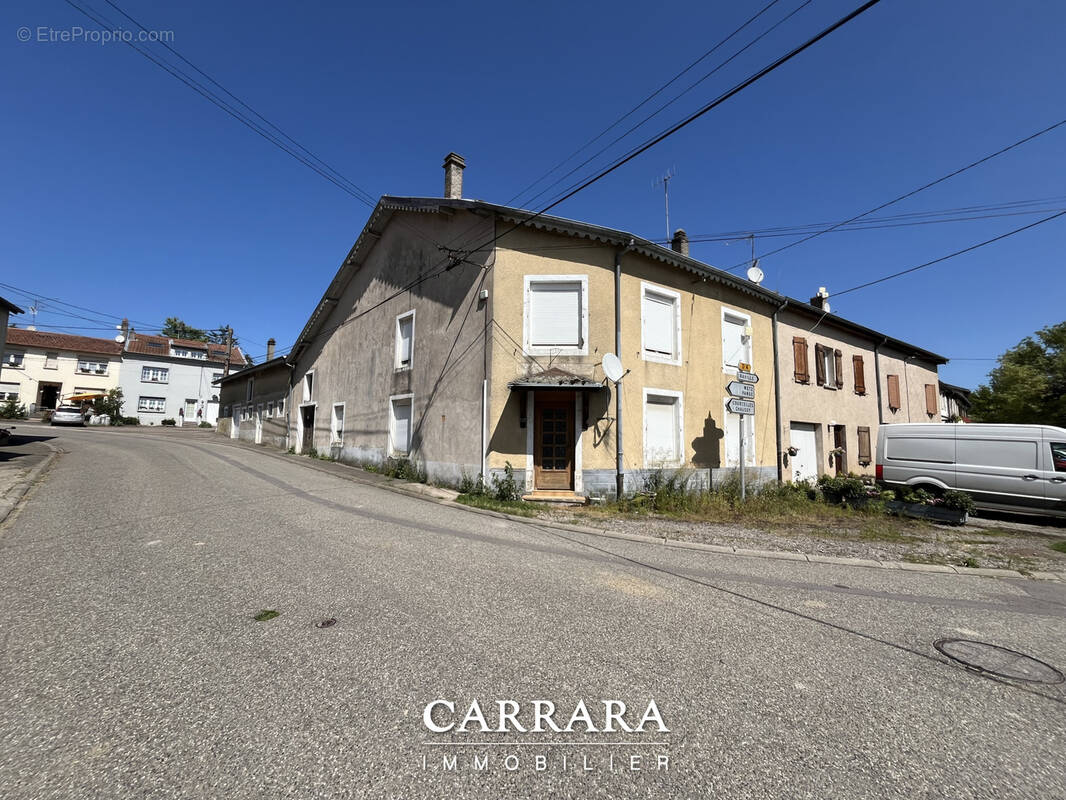 Maison à SERVIGNY-LES-RAVILLE