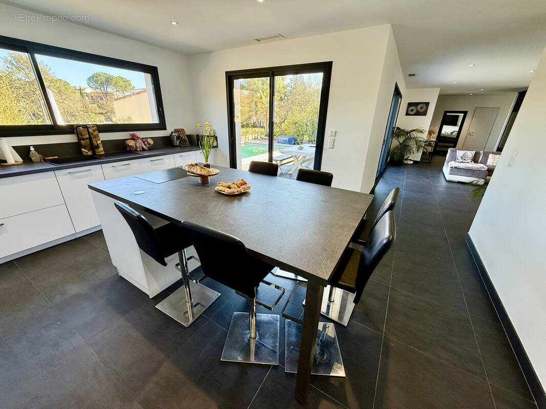 Maison à VAILHAUQUES