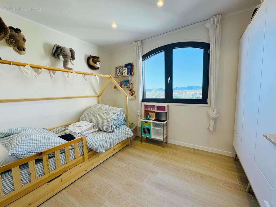 Appartement à COGOLIN