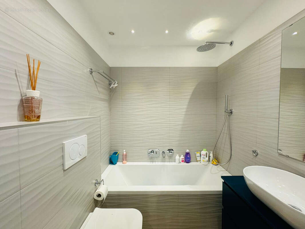 Appartement à COGOLIN