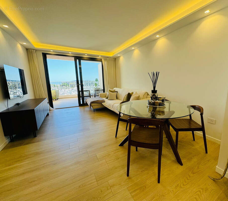 Appartement à COGOLIN