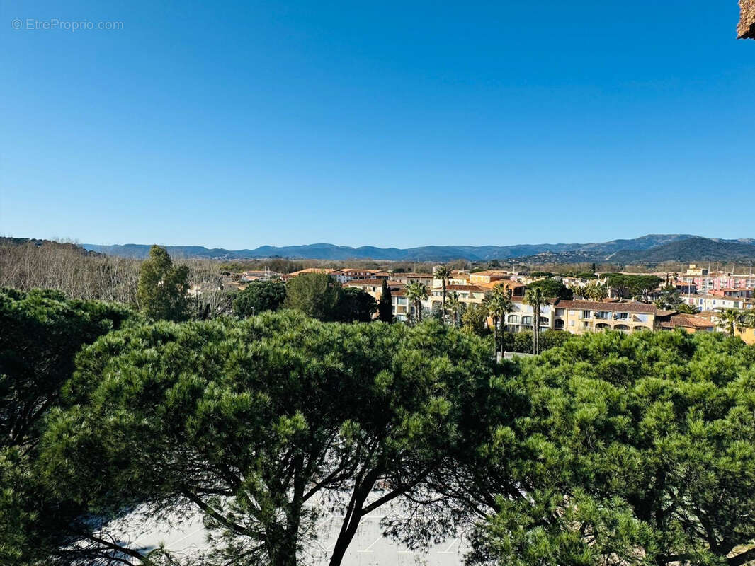 Appartement à COGOLIN