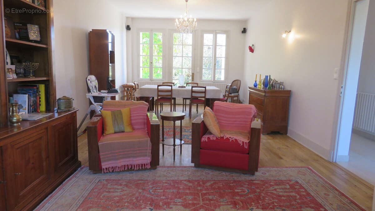 Maison à CHERVEIX-CUBAS