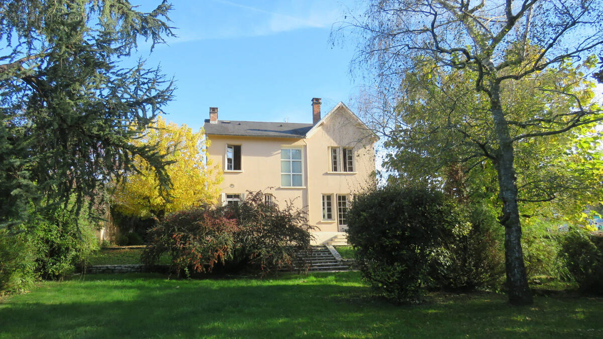 Maison à CHERVEIX-CUBAS