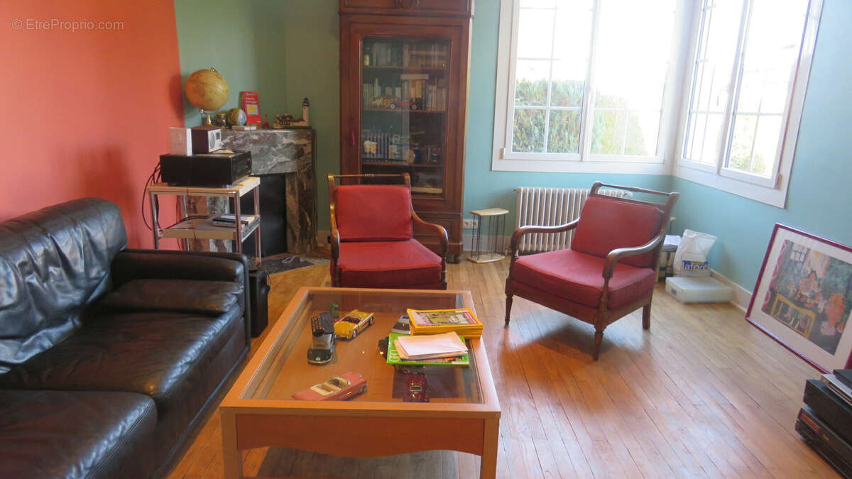 Maison à CHERVEIX-CUBAS