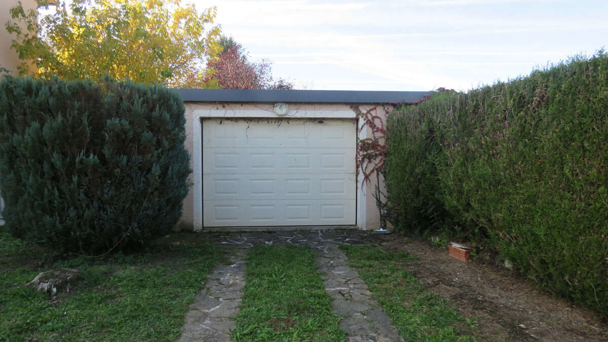 Maison à CHERVEIX-CUBAS