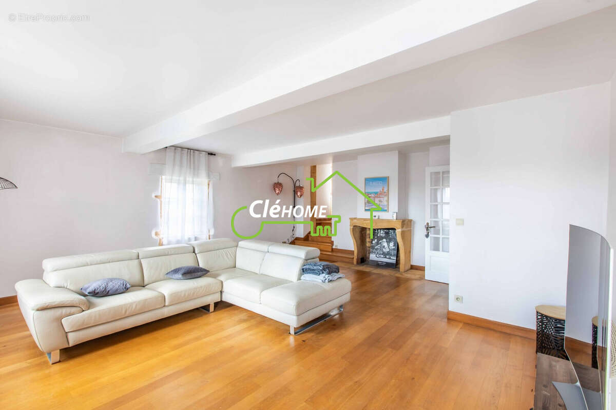 Maison à SAINT-GERMAIN-SUR-L&#039;ARBRESLE