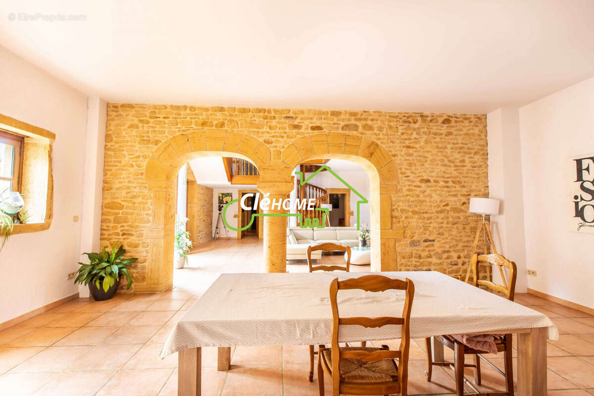 Maison à SAINT-GERMAIN-SUR-L&#039;ARBRESLE