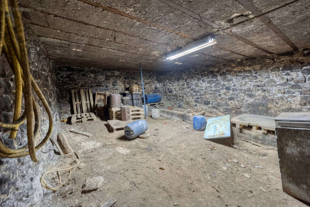 Maison à SAINT-VINCENT-DE-MERCUZE