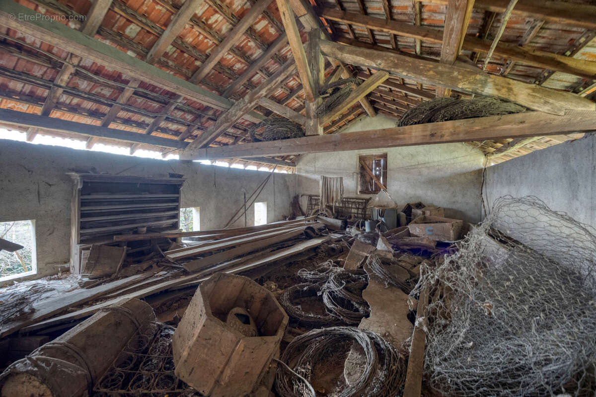 Maison à SAINT-VINCENT-DE-MERCUZE