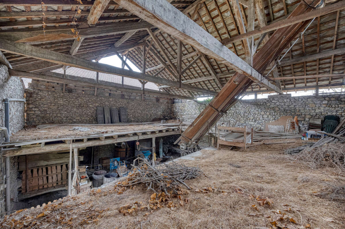 Maison à SAINT-VINCENT-DE-MERCUZE