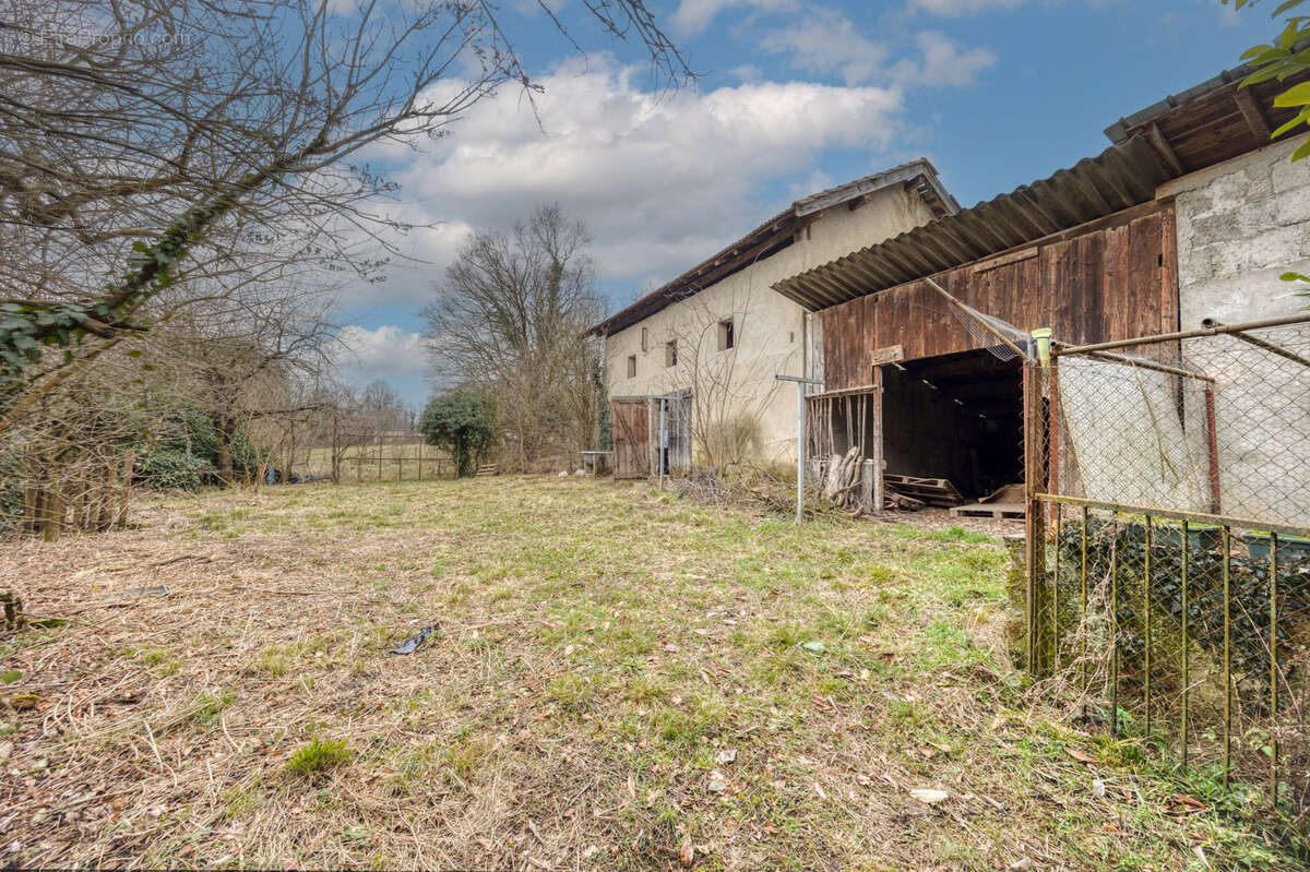Maison à SAINT-VINCENT-DE-MERCUZE