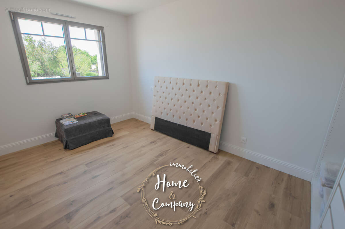 Maison à VAUX-SUR-MER