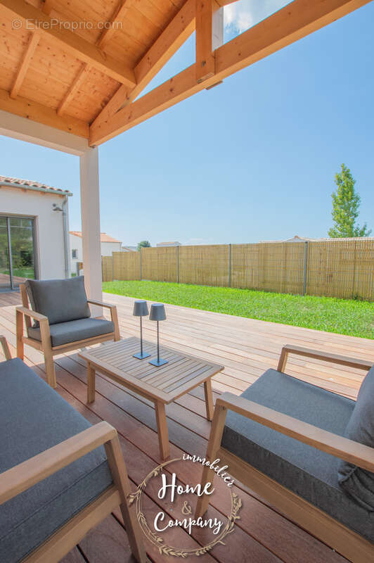 Maison à VAUX-SUR-MER