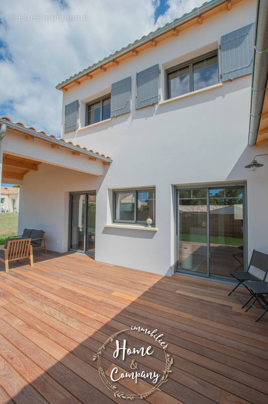 Maison à VAUX-SUR-MER