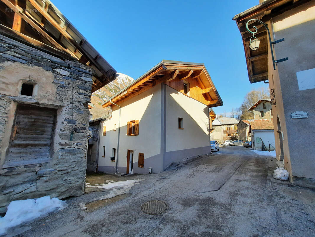 Maison à SAINT-MARTIN-DE-BELLEVILLE