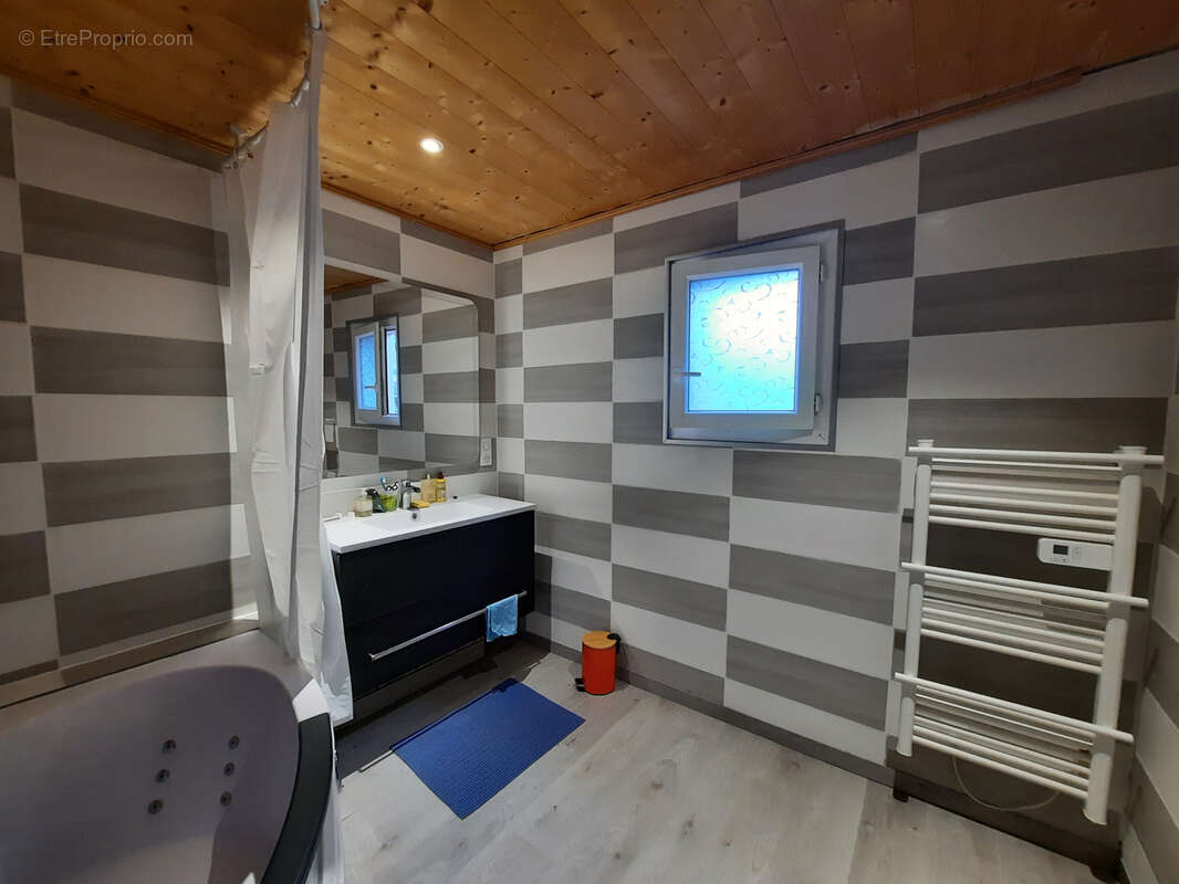 Maison à SAINT-MARTIN-DE-BELLEVILLE