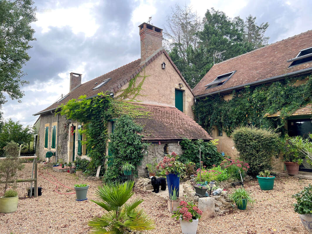 Maison à BAZOUGES-SUR-LE-LOIR