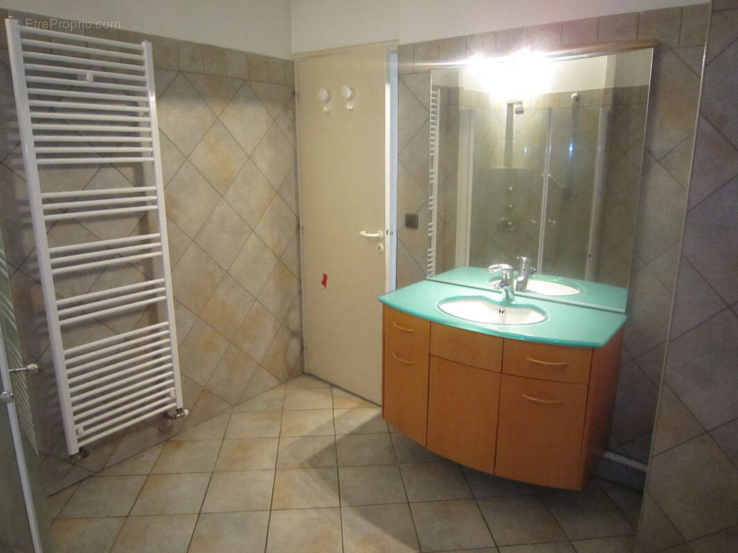 Appartement à CHARLIEU