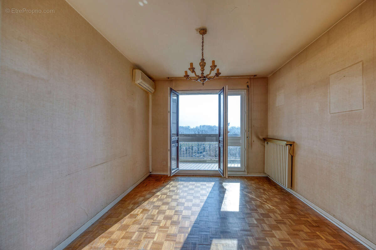 Appartement à MEYLAN