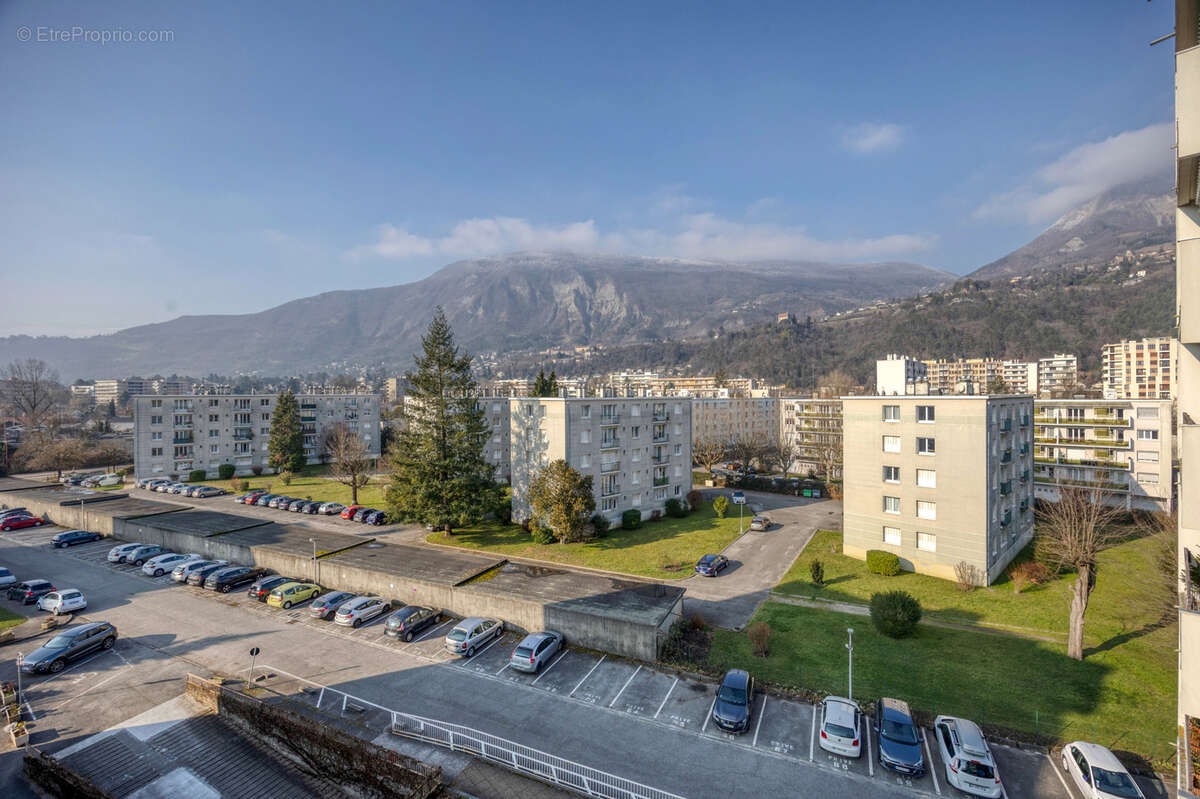 Appartement à MEYLAN